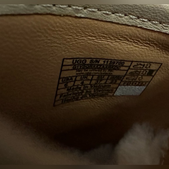 NWOB UGG®Women's Lanni Studded Slip-On Slingback Platform Clogs - Picture 17 of 17